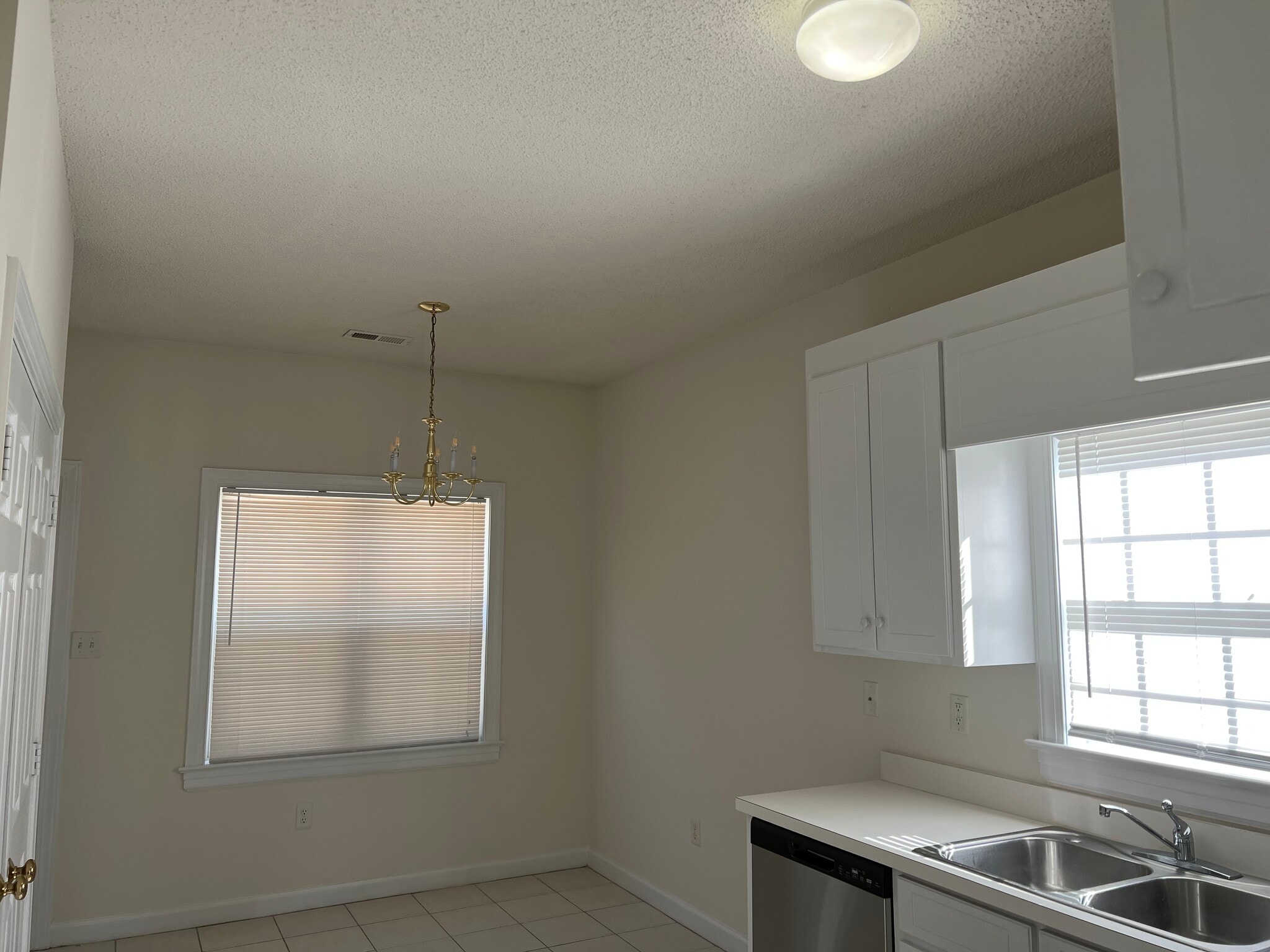 Kitchen Dining Area - 3302 Whitlock Dr N