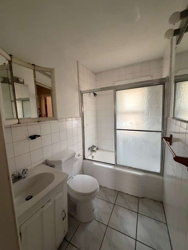 Building Photo - 20852 Ridgemont Rd