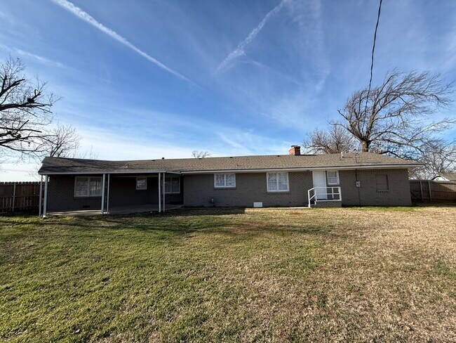 Building Photo - 3903 N Aydelotte Ave