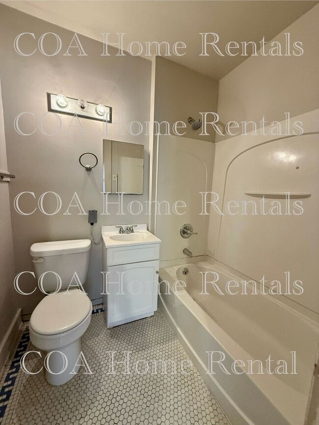 Building Photo - College Hill Duplex