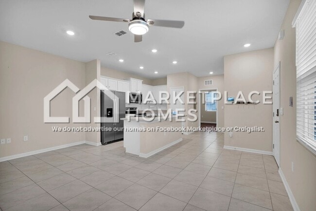 Building Photo - 3996 Vlg Vw Ln