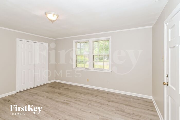 Building Photo - 1180 Bradbury Dr