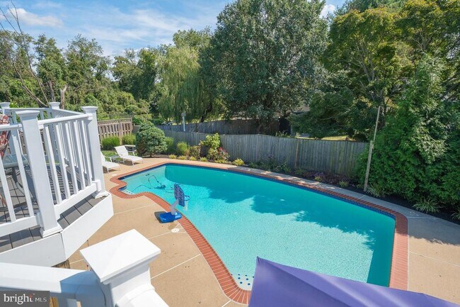 Building Photo - 1615 Spottsworth Way