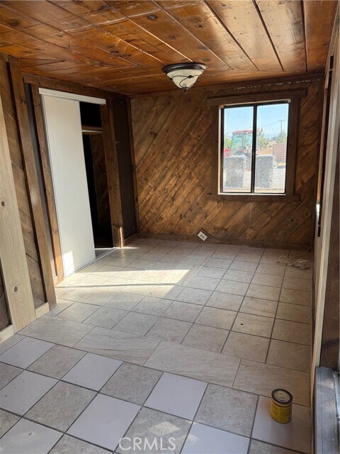 Building Photo - 16100 Navajo Rd