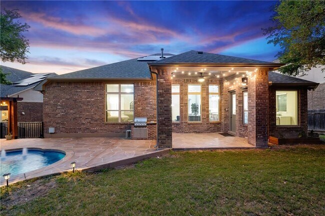 Building Photo - 4304 Valley Oaks Dr