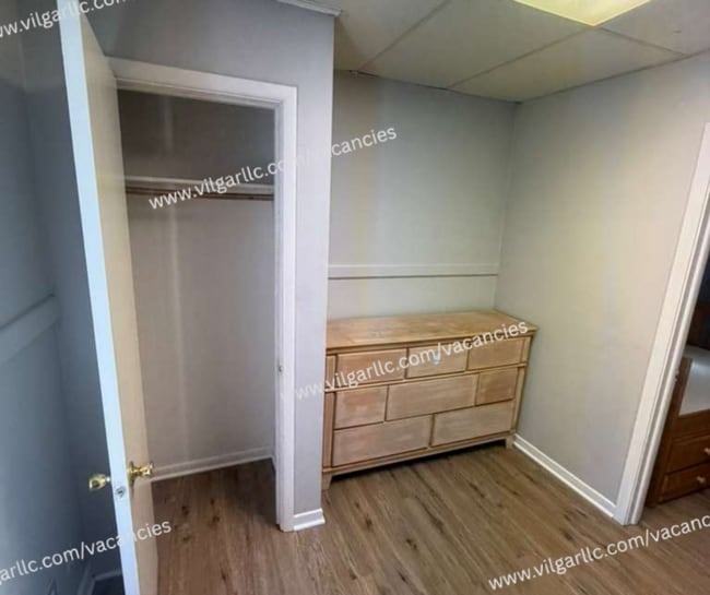 Building Photo - 1201 Maple Ave