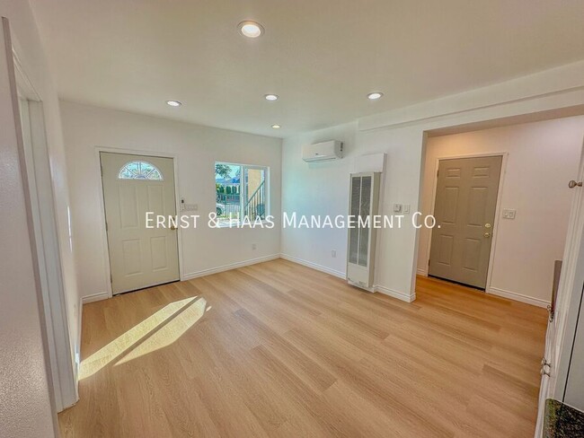 Building Photo - Lovely 2 Bedroom Apartment in Central Long...