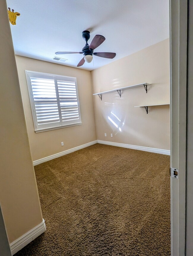 Building Photo - 430 Cicada Ct