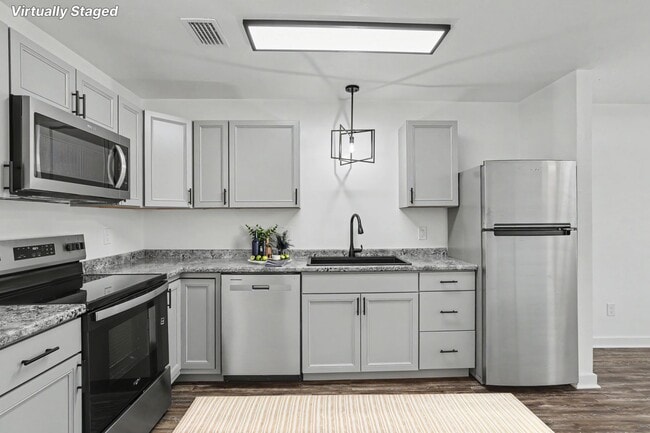 Building Photo - Fully Renovated 2 Bedroom Townhome Near FSU – Walk to Campus!