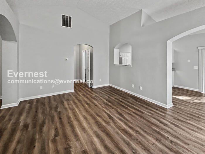 Building Photo - 4095 Robin Cir