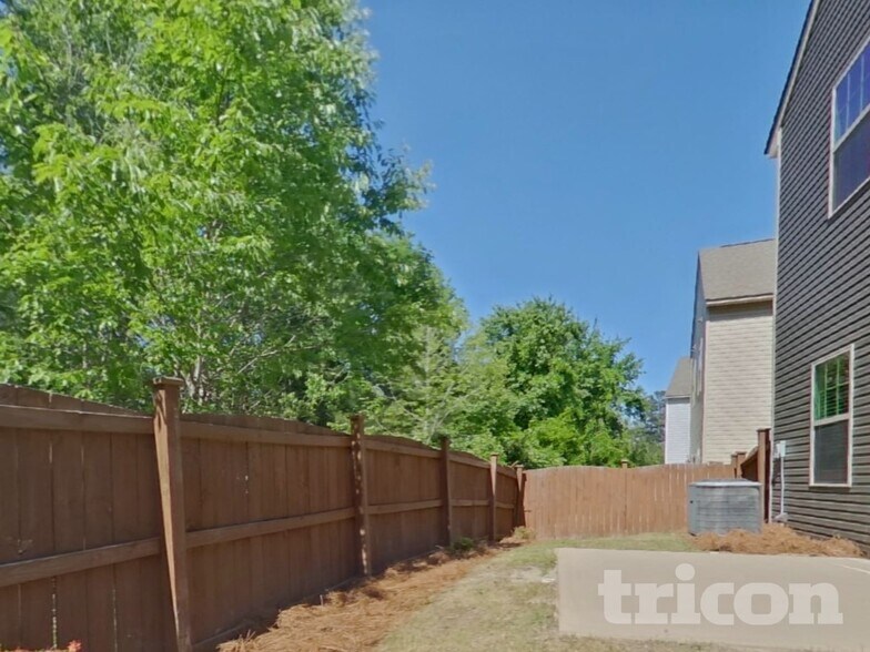 Building Photo - 661 Dawsons Park Wy