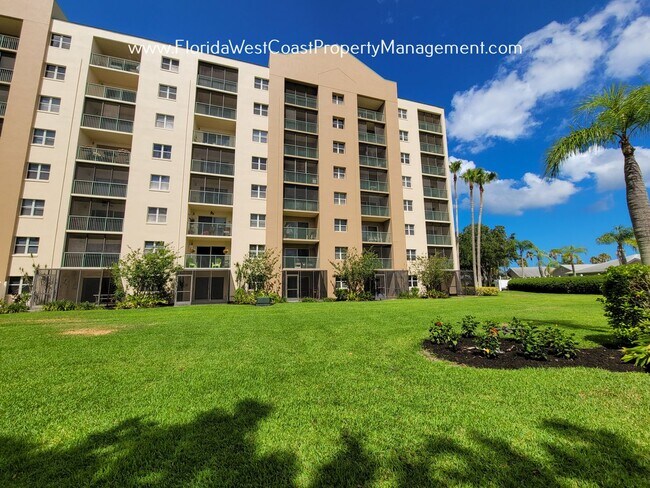 Primary Photo - ANNUAL LEASE! SUPER CUTE 2 BEDROOM/2 BATH ...