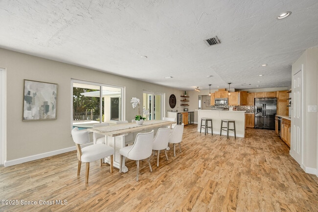 Building Photo - 458 Sandpiper Dr