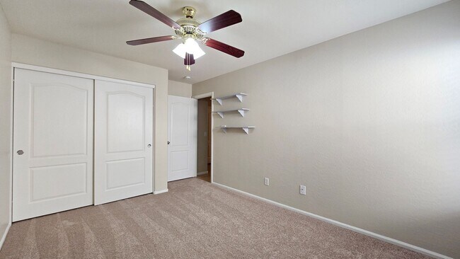 Building Photo - 16141 W Gibson Ln