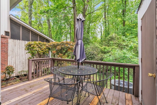 Building Photo - 87 Briarview Cir