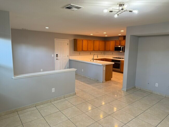 Building Photo - 94 Venus Court