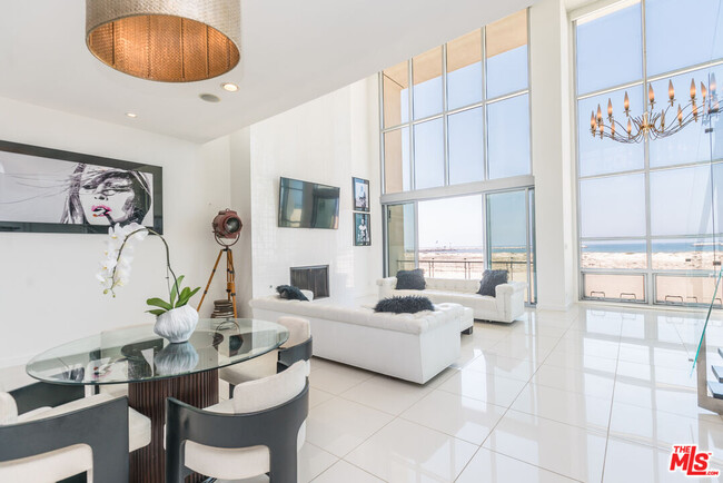 Building Photo - 5205 Ocean Front Walk