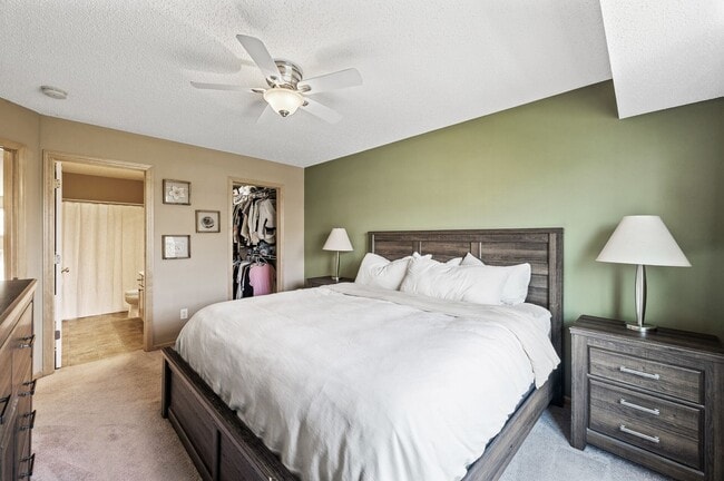 Building Photo - Spacious 3-Bedroom Townhome in Prime Savage/Prior Lake Location