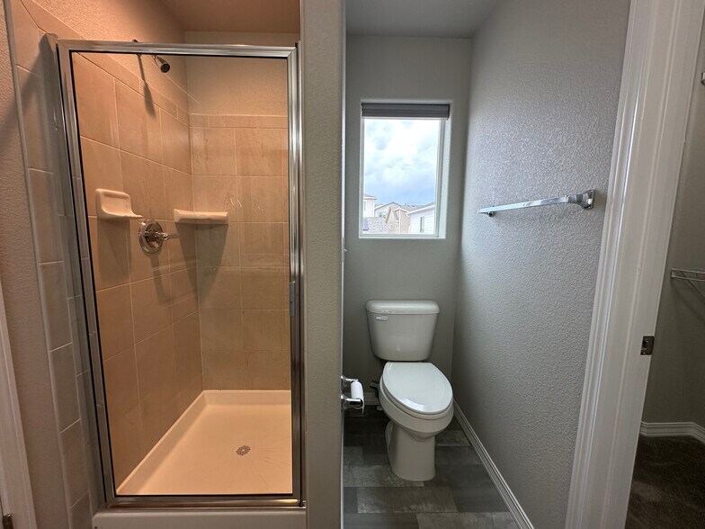 Building Photo - 7435 Gorgeted Quail Grv