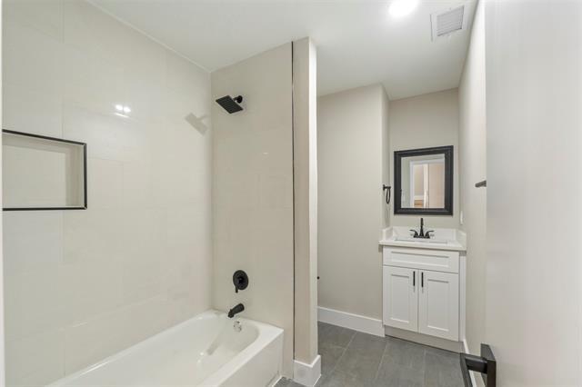 Building Photo - 809 Havenwood Ln S