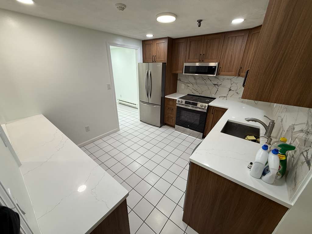 Building Photo - 15 Spencer Rd