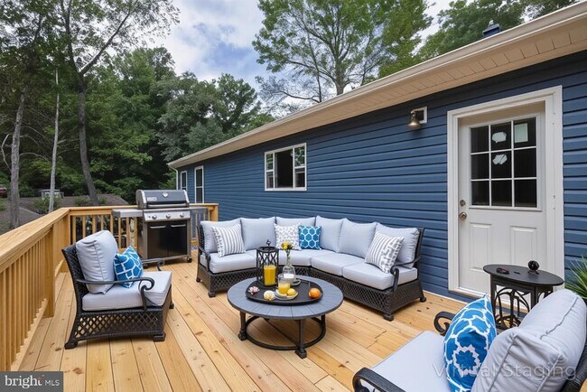 Building Photo - 307 Larkspur Rd