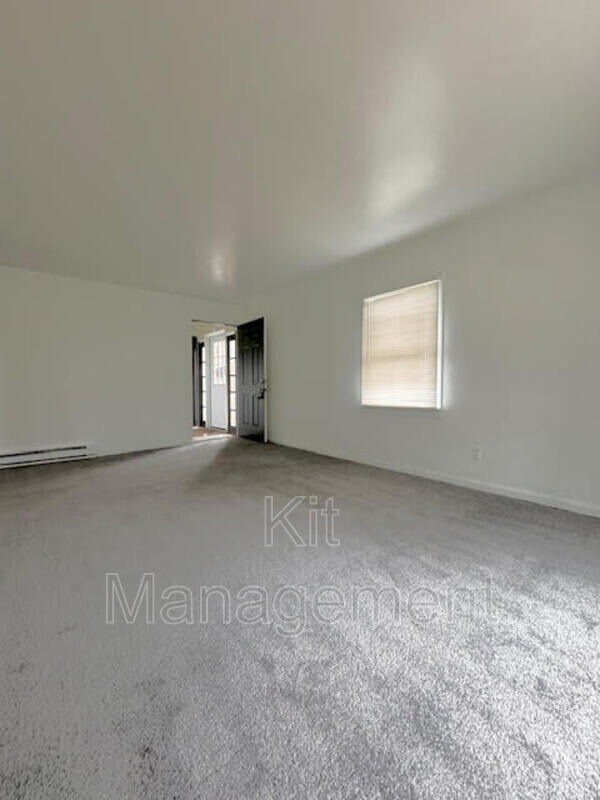 Building Photo - Charming 3-Bed Home with 1.5 Baths and 1,200 Sq Ft in West Toledo – $995/mo
