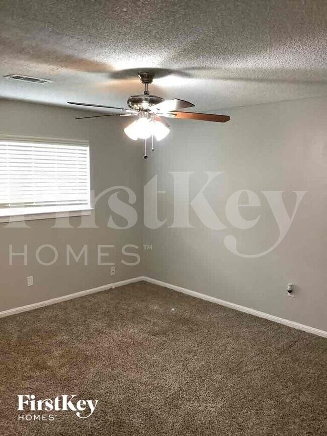 Building Photo - 10127 Carlow Ln