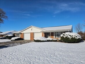 Building Photo - 1516 Edgewood Dr