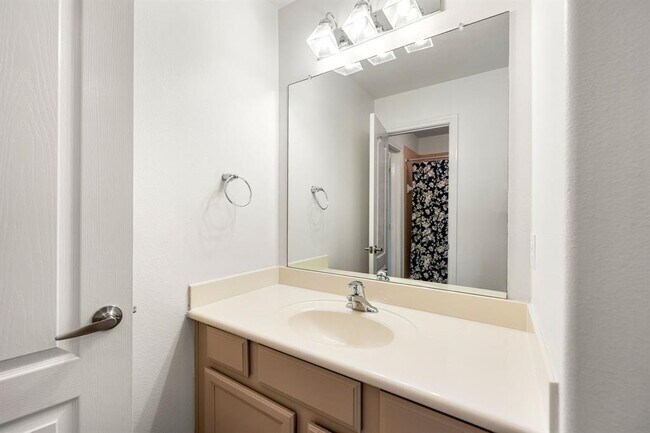 Building Photo - 2107 Pearl Bay Ct