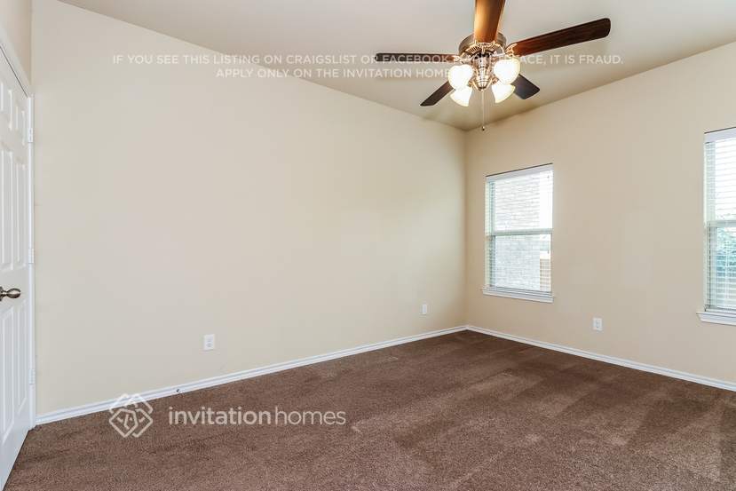 Building Photo - 5548 Thunder Bay Dr