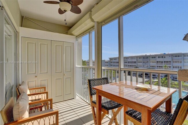 Building Photo - 330 SE 2nd St