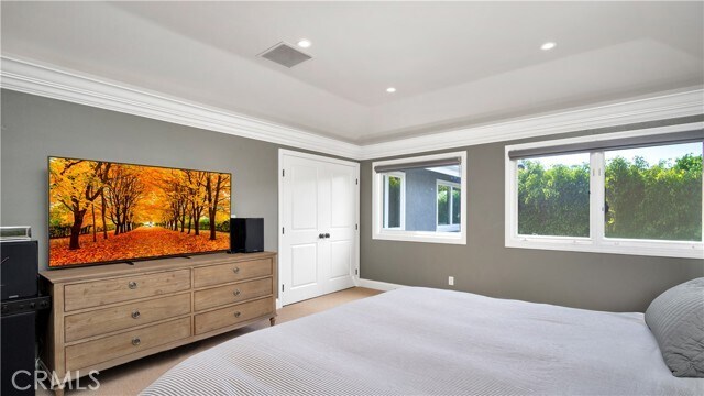Building Photo - 10 Flintridge