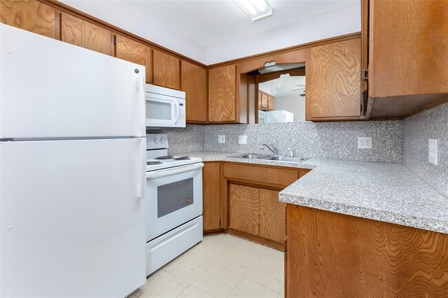 Building Photo - 14881 Tye Brumley St