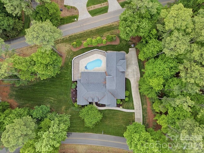 Building Photo - 505 Stonemarker Rd