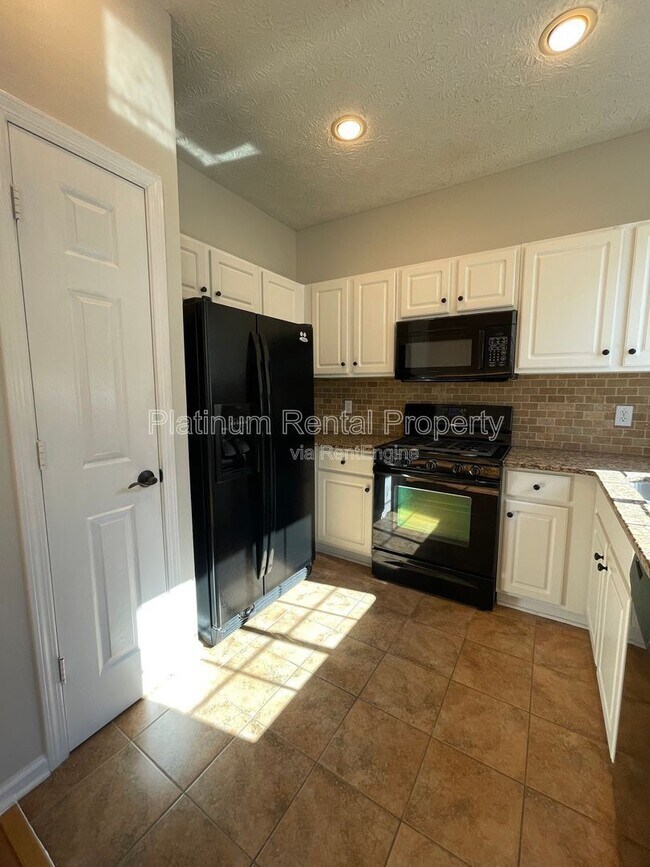 Building Photo - 301 Harmony Ct