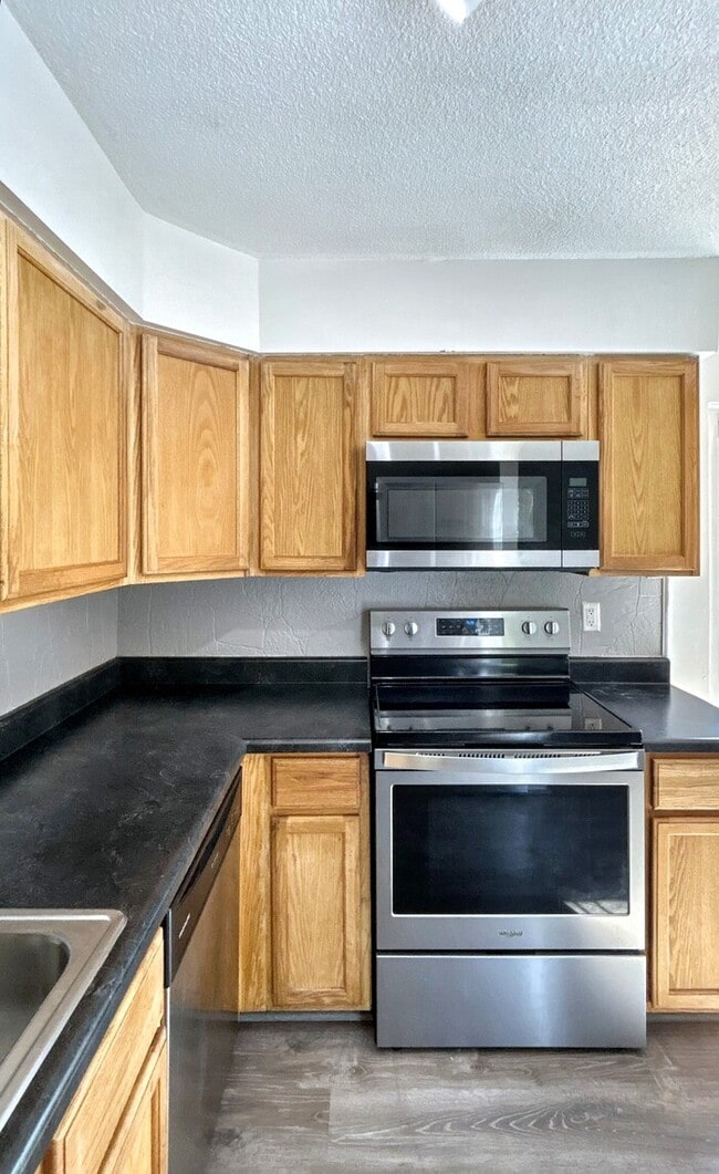 Building Photo - 1278 Roth Hill Dr