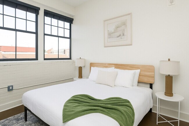 Building Photo - 215 N Santa Fe Ave