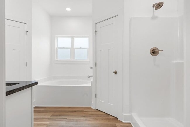 Building Photo - 3278 Bernath Dr