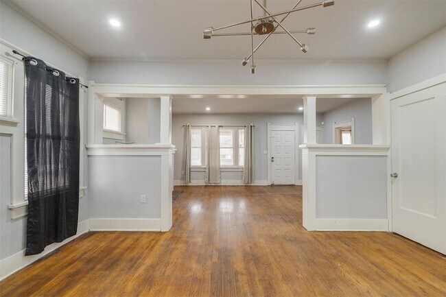 Building Photo - 726 NW 24th St