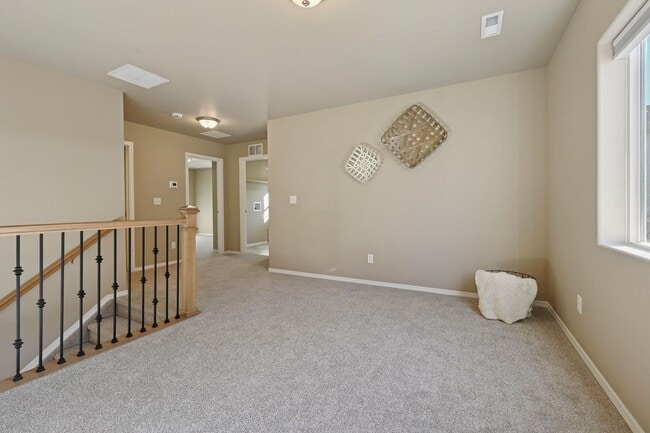 Building Photo - 3 Bed 2 bath house off of N Carefree!