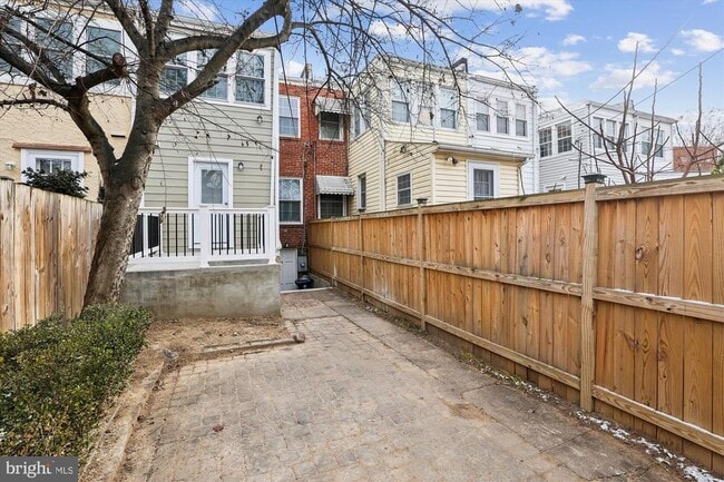 Building Photo - 118 N Peyton St