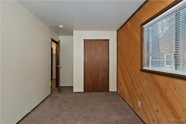 Building Photo - Big Bear City/Erwin Lake Area