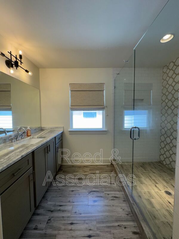 Building Photo - 1080 Blythe St