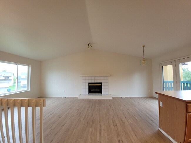 Building Photo - 1601 Waterwood Cir