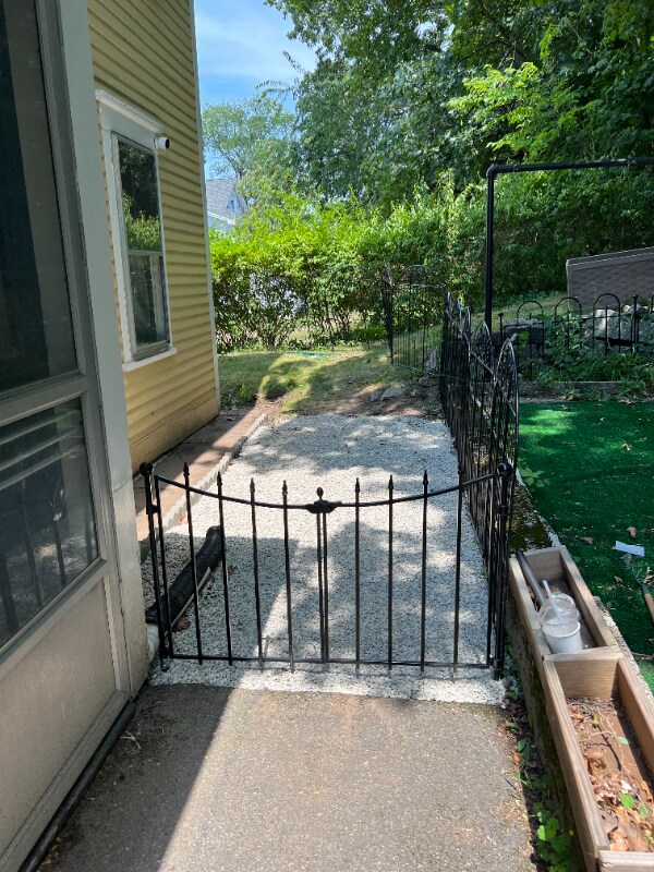 Building Photo - 27 Church St