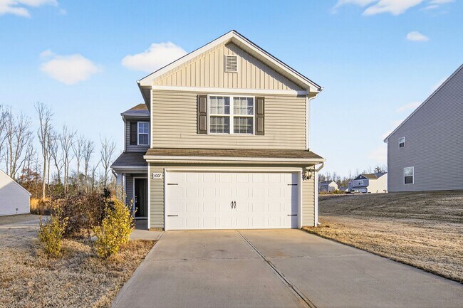 Building Photo - Available now! Stunning 3-Bedroom Home in Meredith Woods