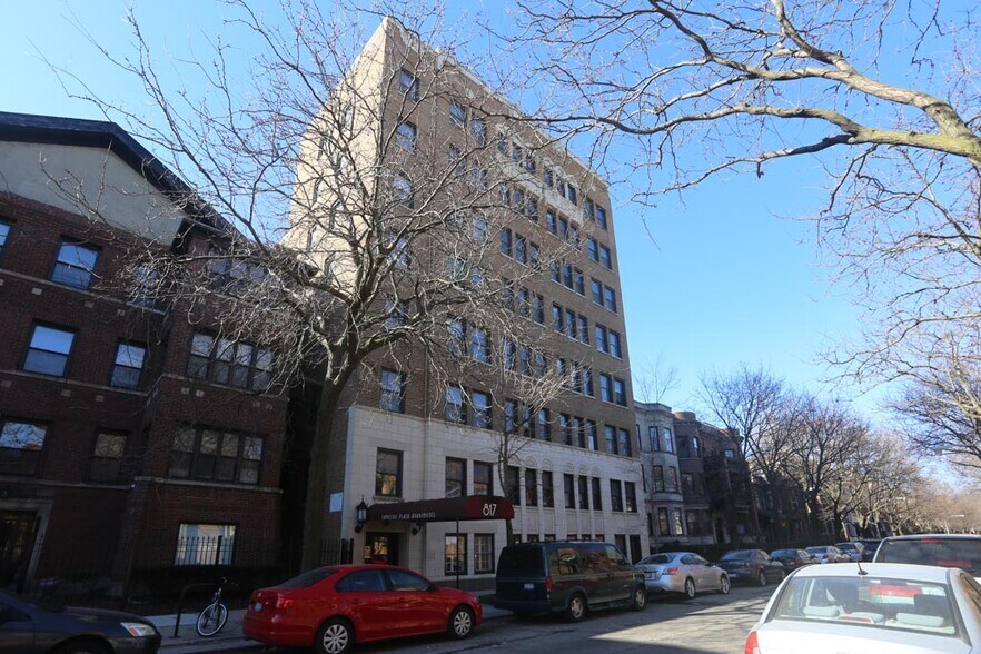 Building Photo - 817 W Lakeside Pl