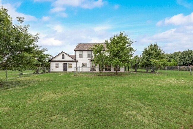 Building Photo - 5855 Co Rd 408
