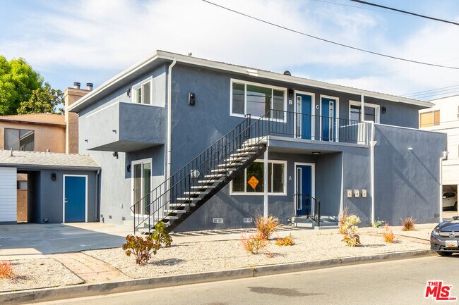 Building Photo - 3872 Bentley Ave